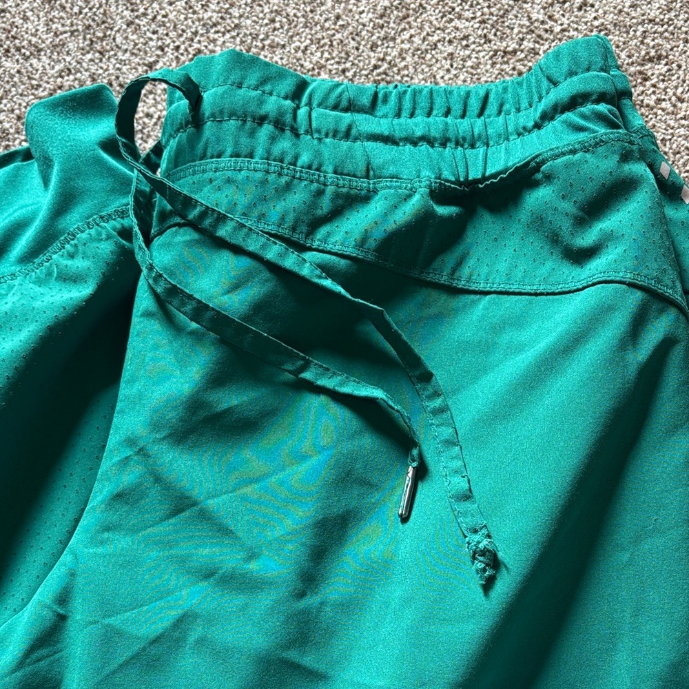 Women Hunter Green Athletic Scrubs - Picture 4 of 4